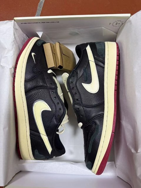 Premium R1 Batch Sneakers