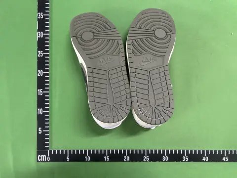 Premium R1 Batch Sneakers -3