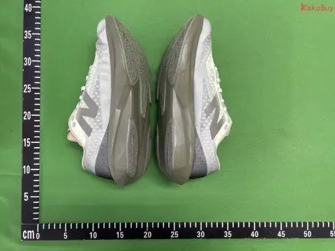 New Balance FuelCell Rebel V4 -1