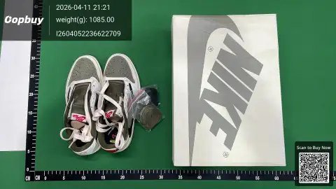 Travis Scott x Air Jordan 1 Low Velvet Brown -1