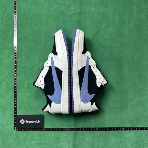 Travis Scott x Air Jordan 1 Lo