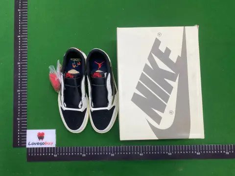 Travis Scott x Air Jordan 1 Low Velvet Brown 2 -3