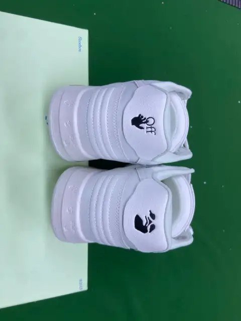 Off-White Out of Office Low Sneakers -4