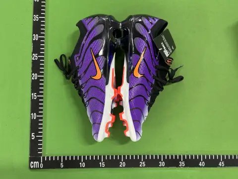 Low-Top Football Cleats -3