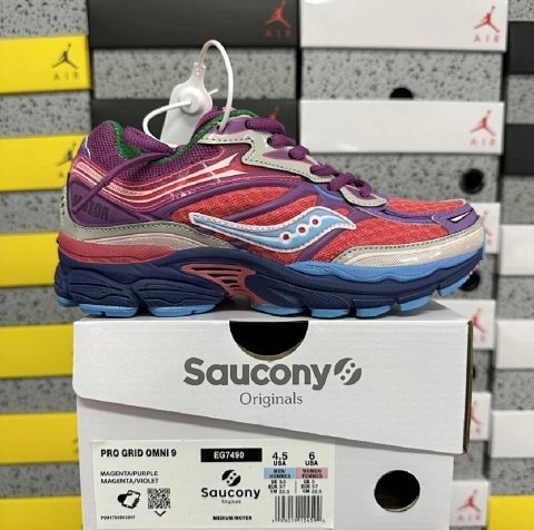 Retro Running Sneakers 700