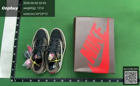 Pink Low-Top Sneakers CVW Collection -6