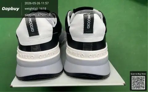 Black Low-Top Casual Sneakers -3