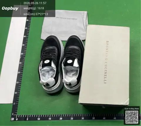 Black Low-Top Casual Sneakers -2