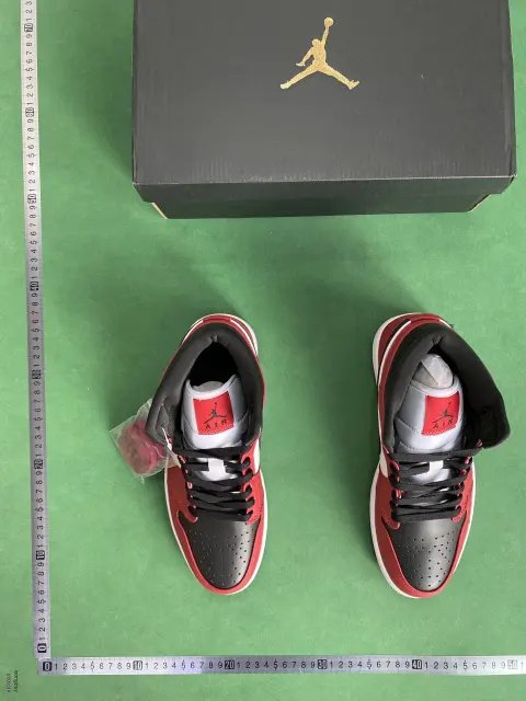 Air Jordan 1 Mid Collection -4