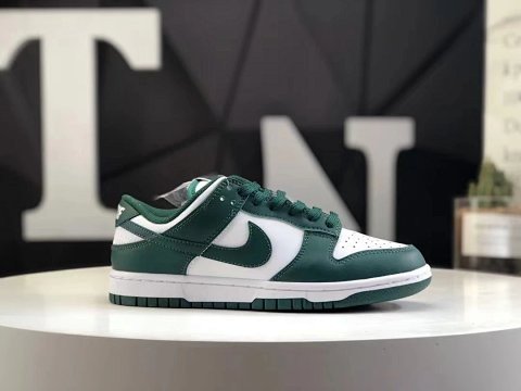 Dunk Low Green Sneakers