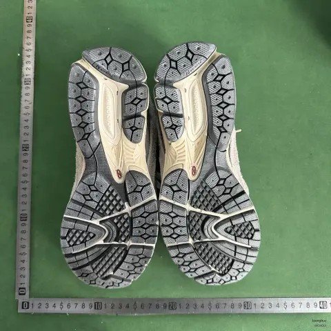 New Balance 2002R M Batch -5
