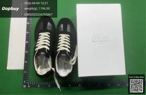 Leather Low-Top Training Sneakers -3