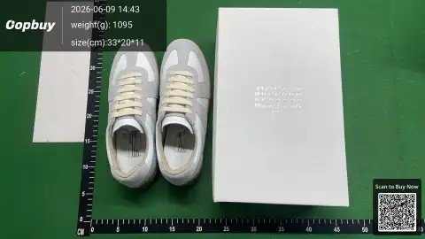 Leather Low-Top Training Sneakers -6