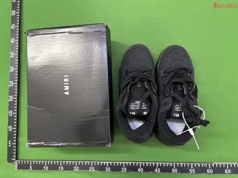 AM1 Low-Top Sneakers -2