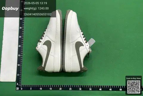 Classic Low-Top Casual Sneakers -5