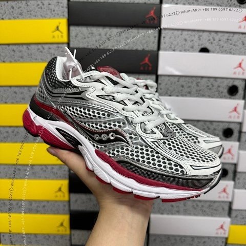 Saucony Sneakers LOL Collectio