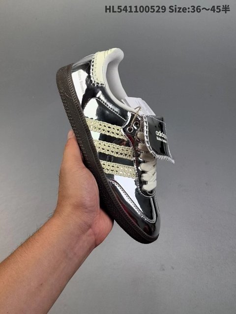 Adidas Low-Top Training Sneake