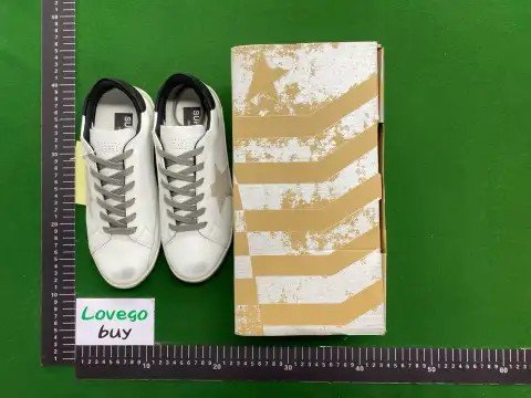 Golden Goose Casual Sneakers DD -5