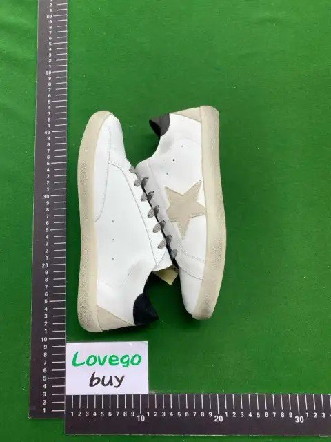 Golden Goose Casual Sneakers DD -3