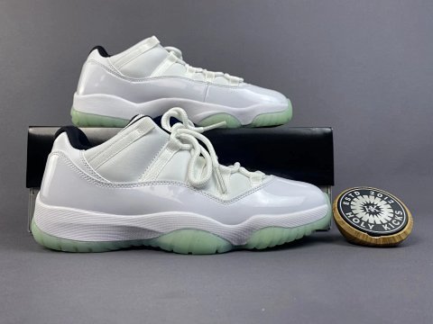 Retro 11 Low Basketball Sneake