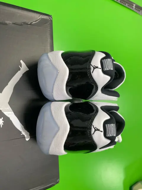 Retro 11 Low Basketball Sneakers -3