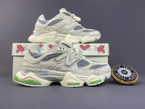 9060 Chunky Running Shoes