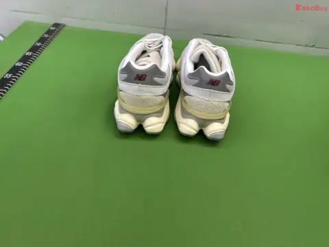 9060 Chunky Running Shoes -5