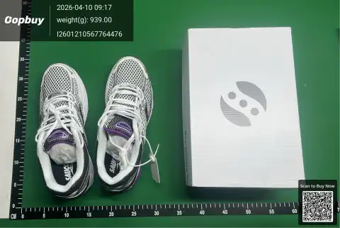 Custom Extended-Size Athletic Shoes -4