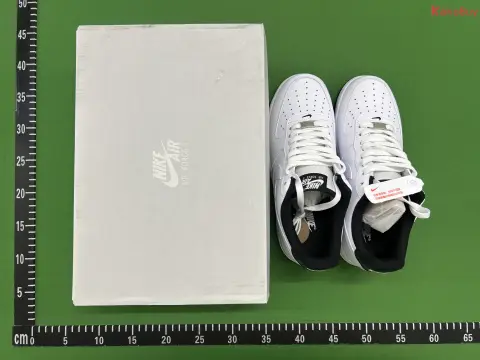 XP Classic Low-Top Sneakers -4
