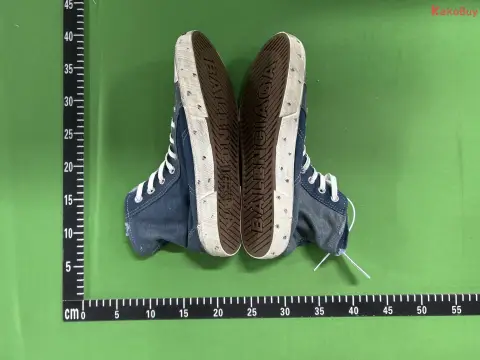 Distressed Low-Top Canvas Sneakers -3