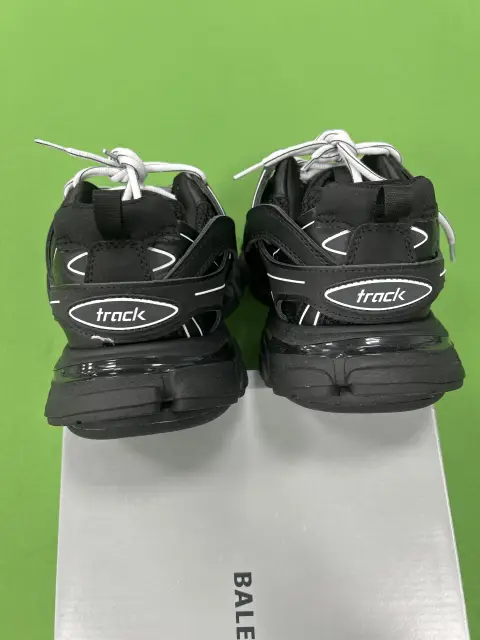 Track 3 Sneakers Collection -3