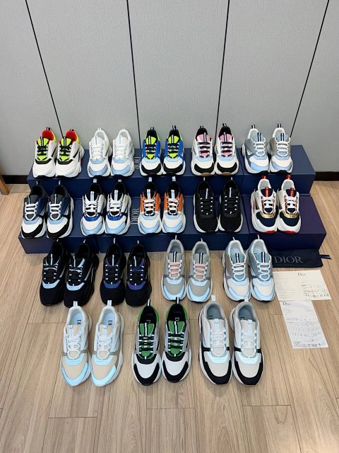 Premium Casual Sneakers 743650
