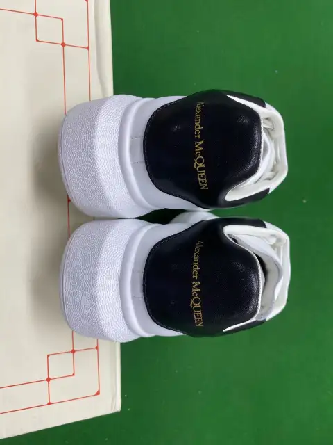 Smooth Calfskin Low-Top Sneakers -4