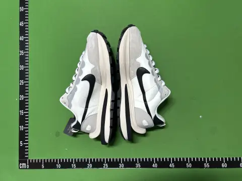 Sacai VaporWaffle Sneakers Collection -4