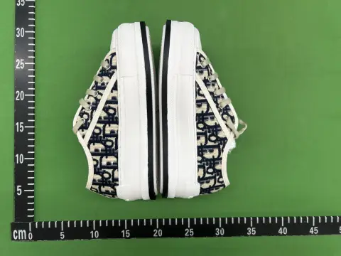 Embroidered Canvas Sneakers -3