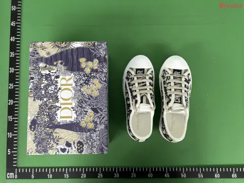 Embroidered Canvas Sneakers -6