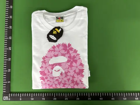 Reflective V Graphic T-Shirt -2