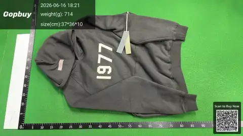 1977 Pullover Hoodie -3