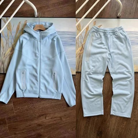 Light Blue Zip-Up Tracksuit Se