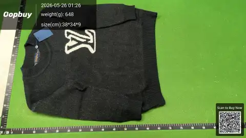 Artistic Line Graphic Sweatshirt -3