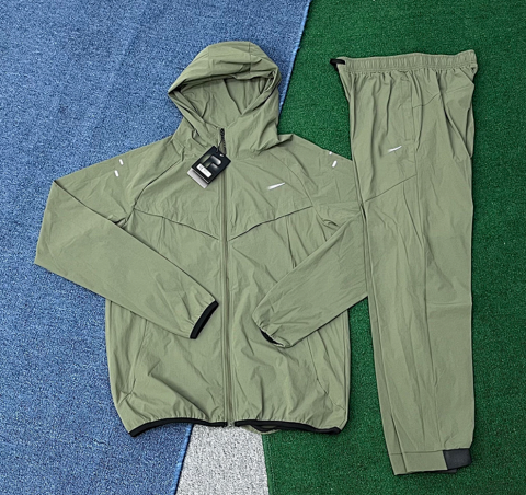 Nike Windbreaker Jacket and Pa