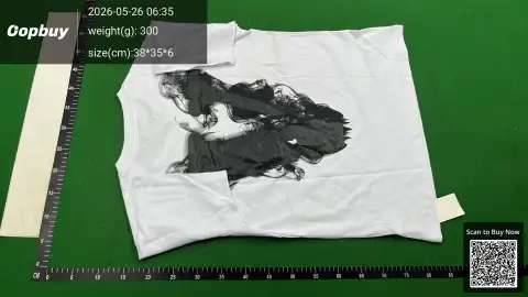 City Graphic Black T-Shirt -4