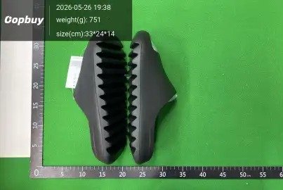 Classic Three-Stripe Slides -2