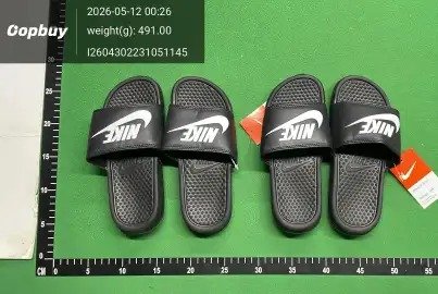 Summer Fashion Slides 084 -3