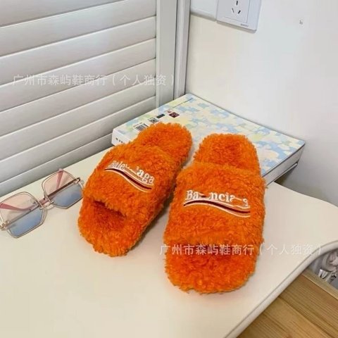 Women's Embroidered Furry Plat