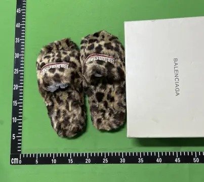 Women's Embroidered Furry Platform Slides -3