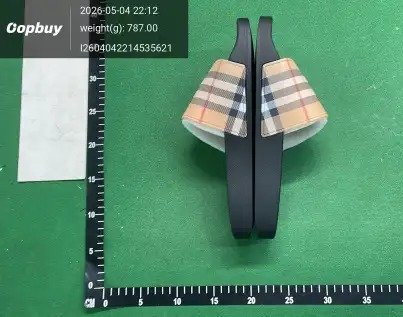 Classic Check Pattern Slides -3