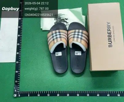 Classic Check Pattern Slides -4