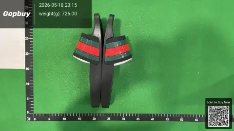 Paris Logo Slides -3