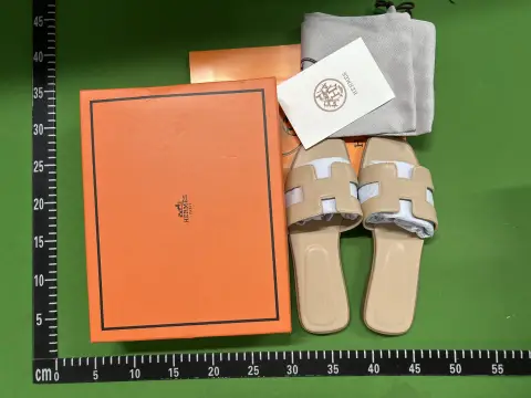 Minimalist Leather Sandals -2